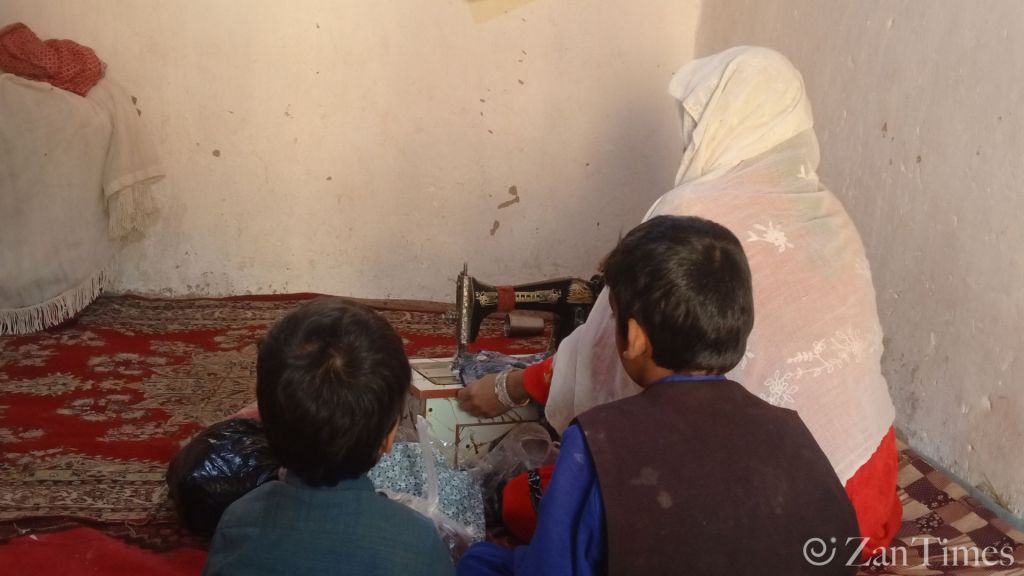 Afghans deported from Pakistan face loss, separation and war at home